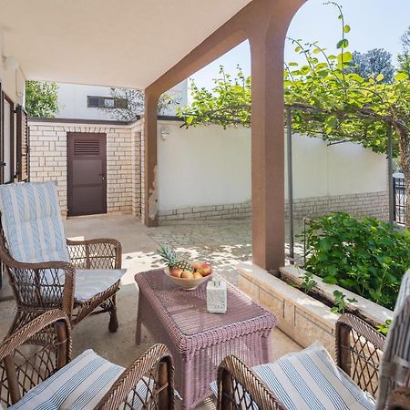 Apartment Kazalac Green Oasis Пореч Екстериор снимка