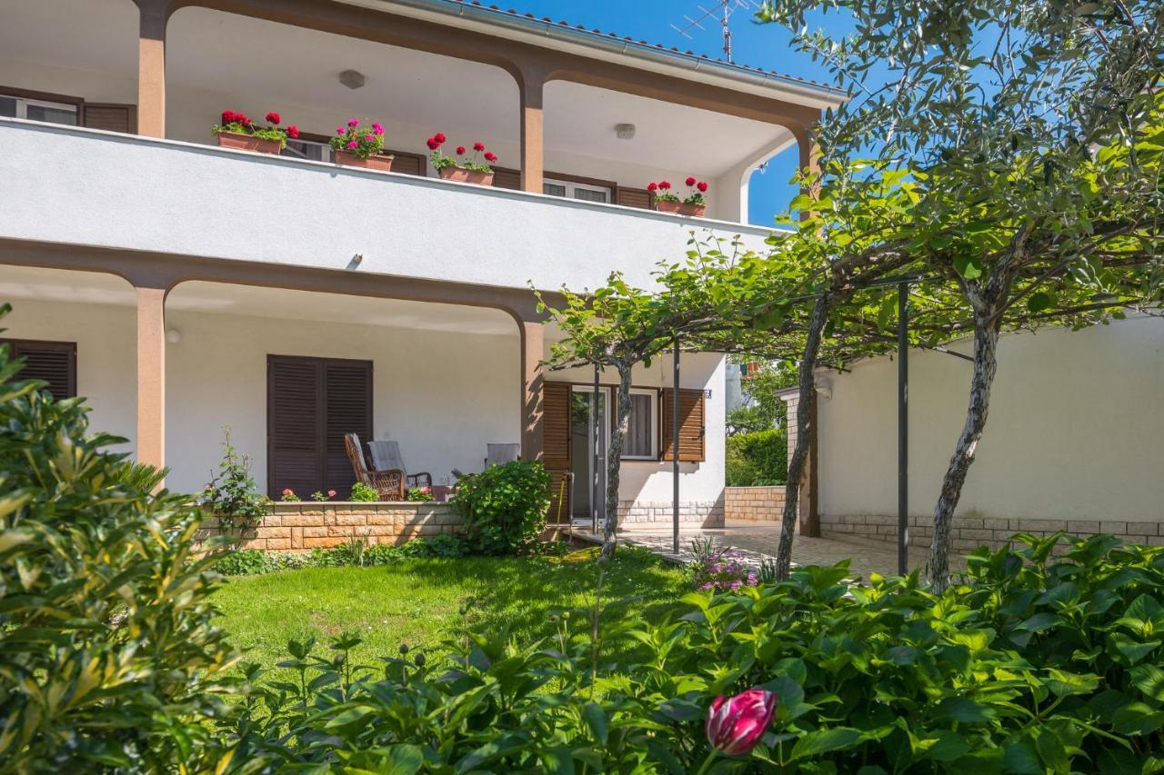 Apartment Kazalac Green Oasis Пореч Екстериор снимка